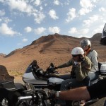 Entre amis sur le voyage moto Harley au Maroc