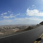 Descente vers Nazca au Pérou lors d'un voyage moto Harley