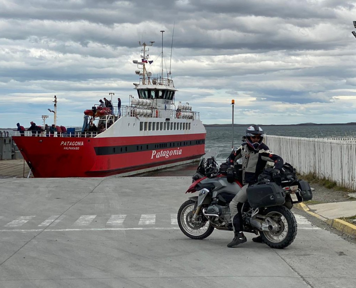 La Patagonie à moto avec Road Trip Facvtory et la traversée du détroit de Magellan pour rejoindre la Terre de Feu et Ushuaia