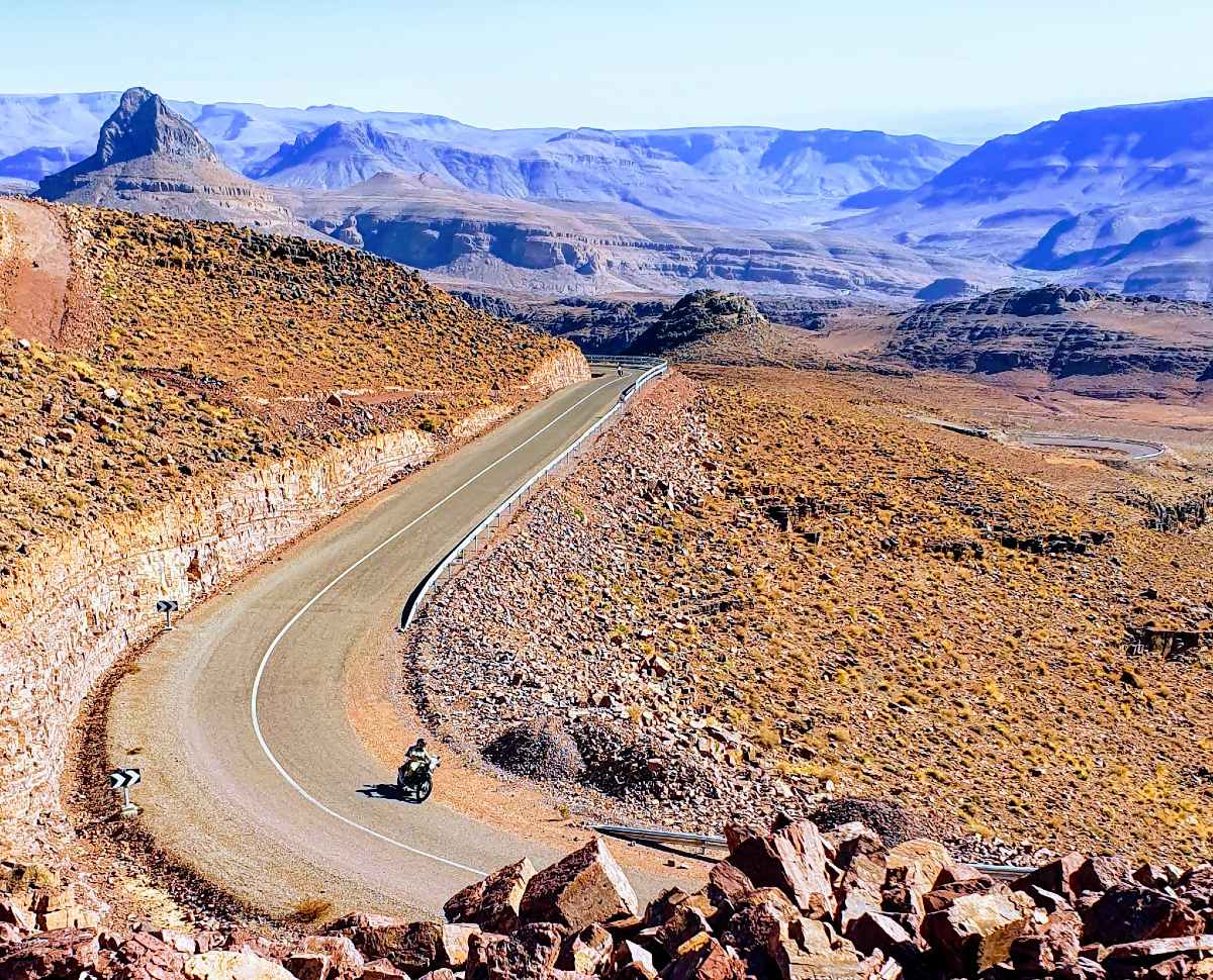 La traversée à moto Royal Enfield Himalayan du Jbel Saghro au Maroc