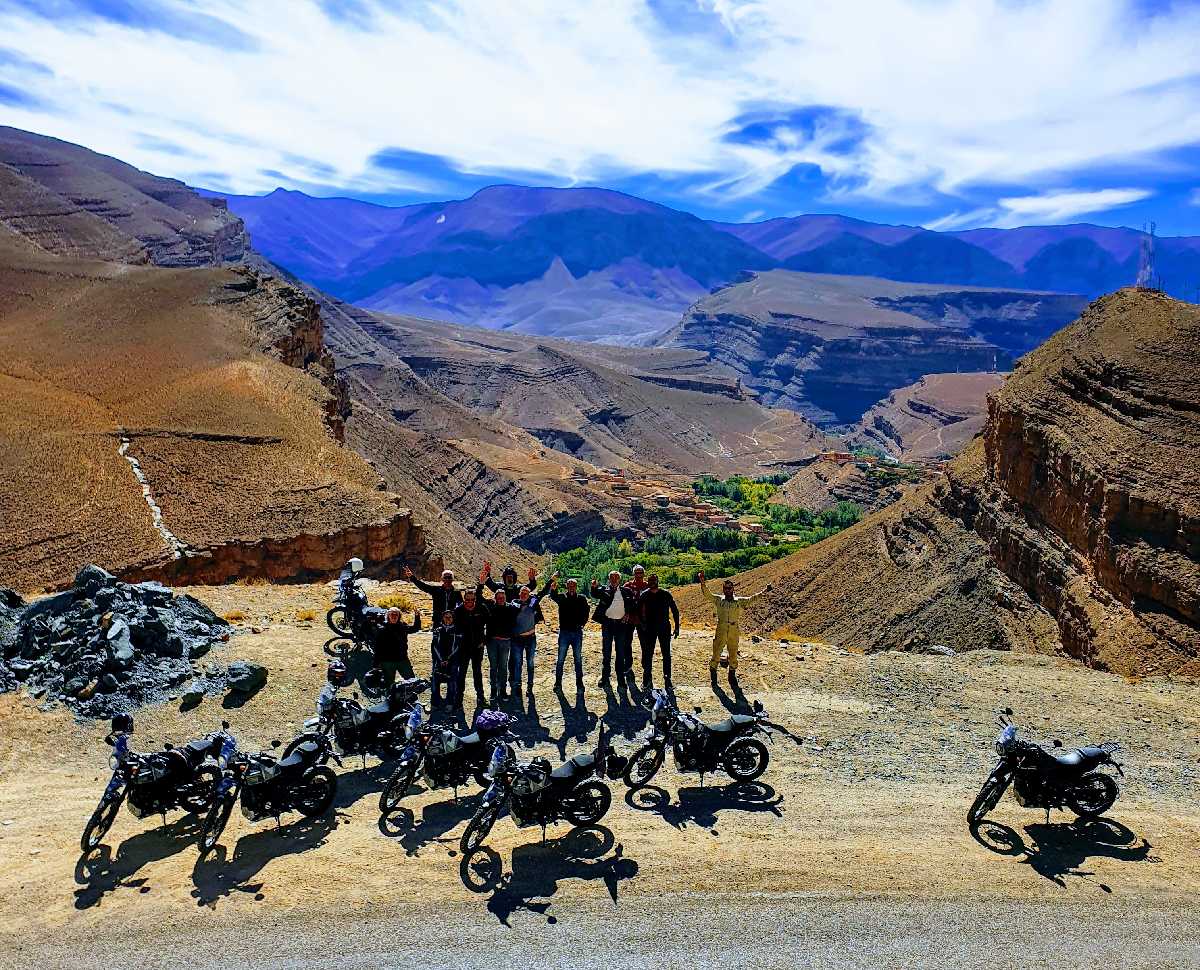 Les gorges du Dades au Maroc en moto Royal Enfield Himalayan